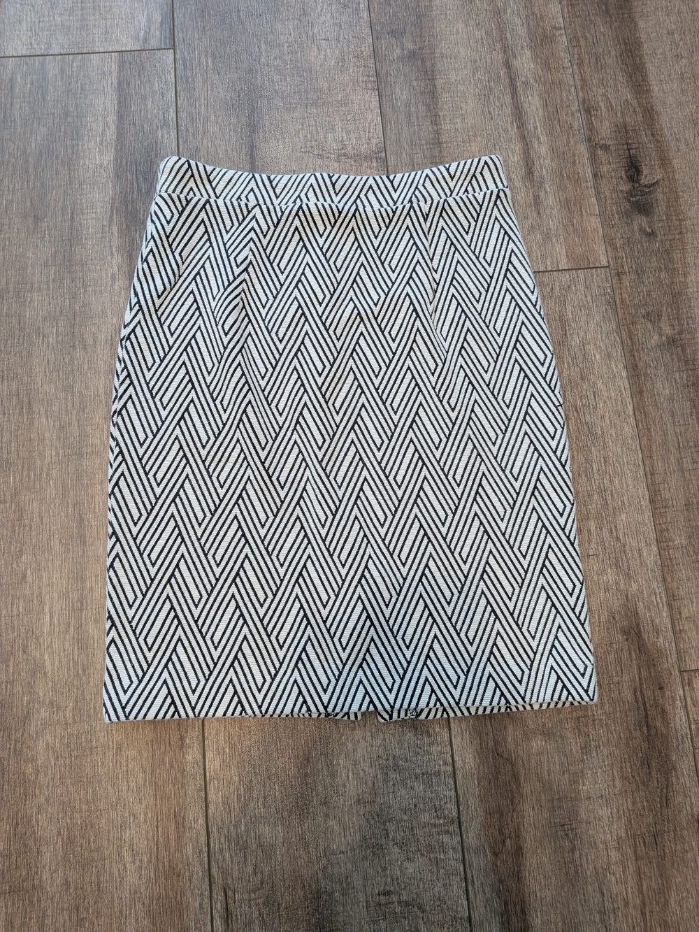Black & White Geometric Pencil Skirt